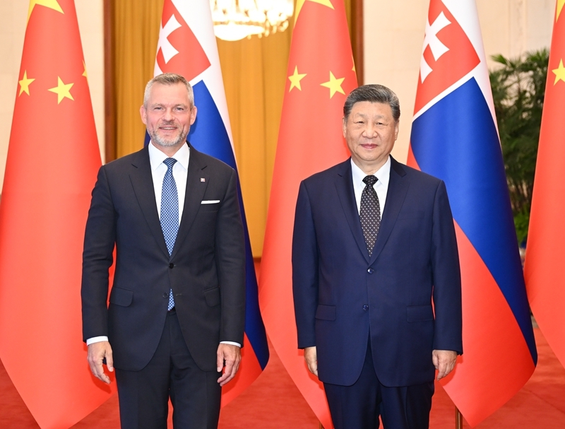 7月28日上午,国家主席习近平在北京人民大会堂同来华进行国事访问的斯洛伐克总统佩列格里尼举行会谈。 7月28日上午,国家主席习近平在北京人民大会堂同来华进行国事访问的斯洛伐克总统佩列格里尼举行会谈。