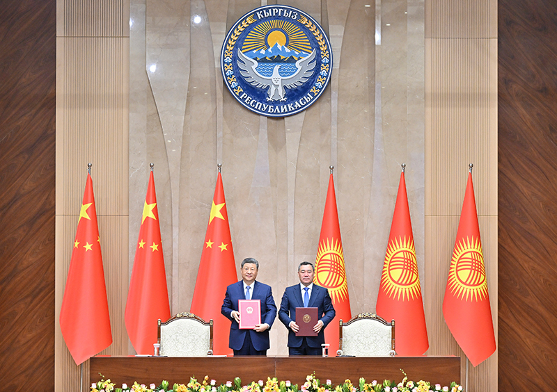 习近平同吉尔吉斯斯坦总统扎帕罗夫会谈6