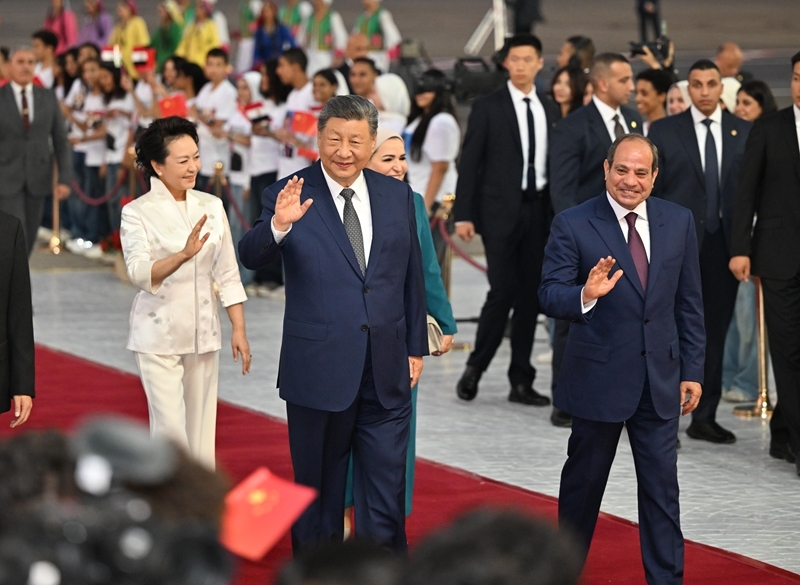 习近平抵达开罗对埃及进行国事访问1