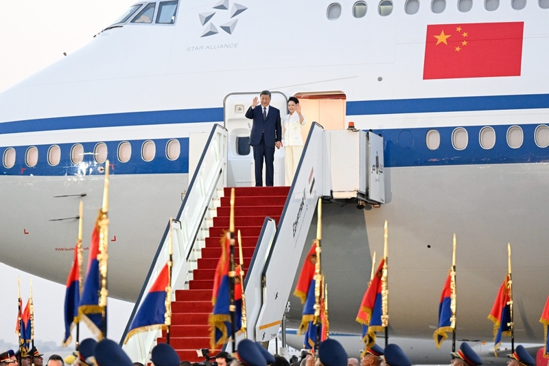 习近平抵达开罗对埃及进行国事访问2