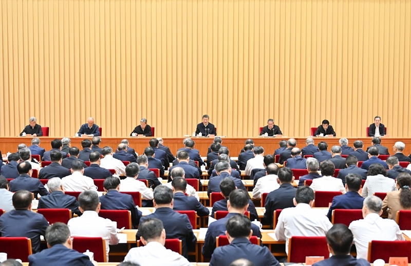 10月12日至13日，全国卫生与健康大会在北京召开。中共中央总书记、国家主席、中央军委主席习近平出席会议并发表重要讲话。李强、赵乐际、王沪宁、蔡奇、丁薛祥、李希出席会议。
